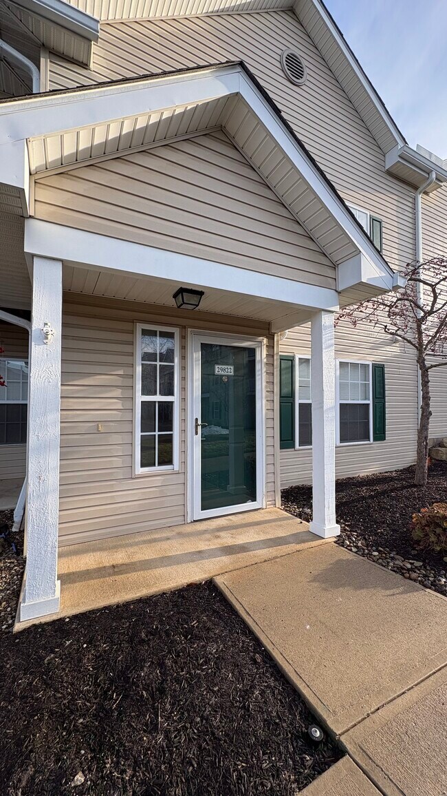 Foto del edificio - 29822 Center Ridge Rd