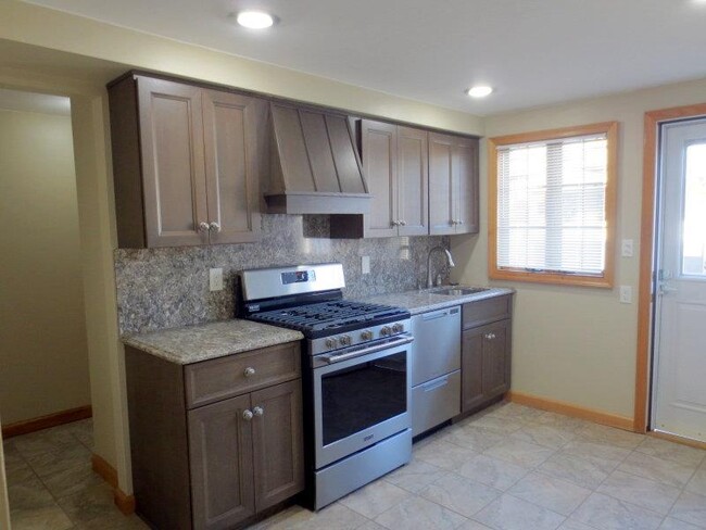 Building Photo - 154 Granada Pky