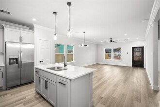 Building Photo - 8056 Meadowbrook Dr