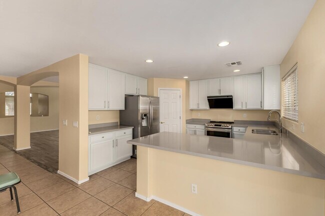 Foto del edificio - 16746 W Adams St