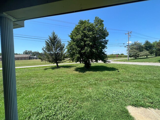 Foto del edificio - 3 Bed Corner Lot Home Move In Ready!