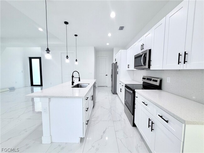 Foto del edificio - 312 Rosanna Ave