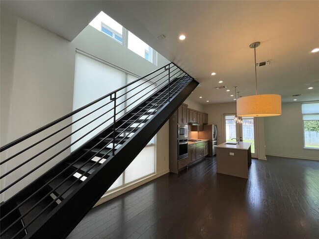 Foto del edificio - 2605 Sutherland St