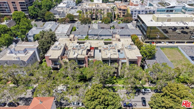 Foto del edificio - 141 S Linden Dr