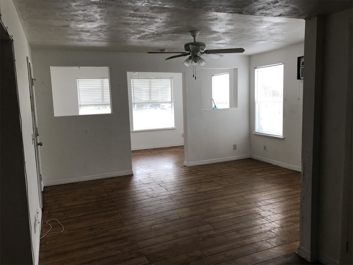 Foto principal - 107 Washington St