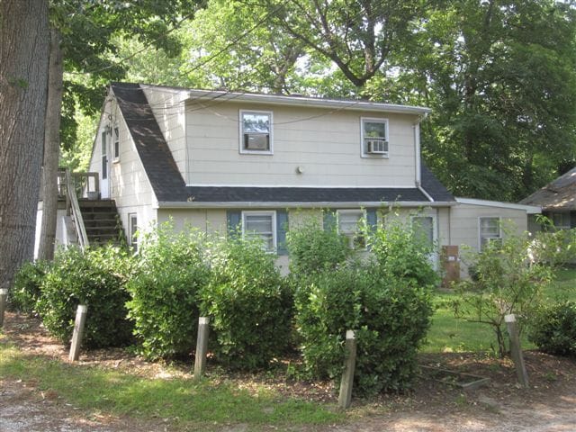 Primary Photo - 4 Nicholson Dr