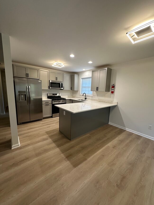 Foto del edificio - 325 W 15th St