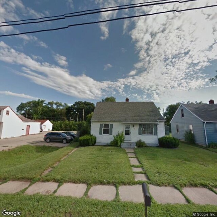 Primary Photo - 318 W Lusher Ave