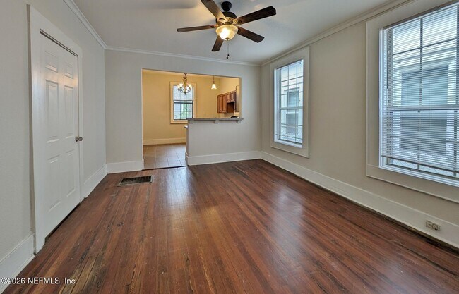 Foto del edificio - 424 Walnut Ct
