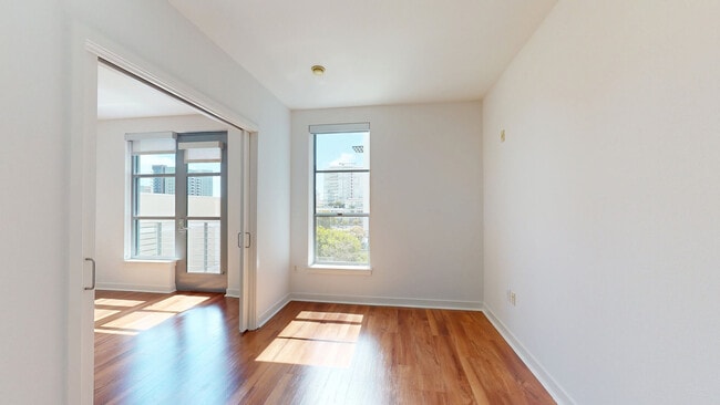 Interior Photo - Edgewater