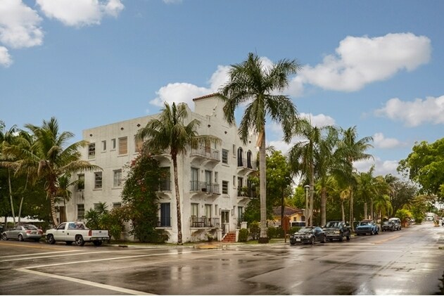 Building Photo - 694 NE 76th St