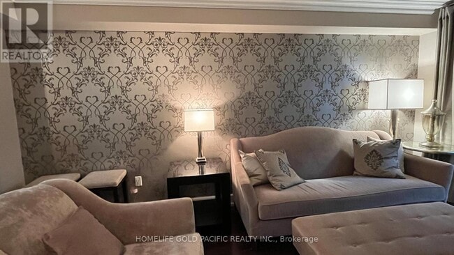 Building Photo - 650 Sheppard Ave E