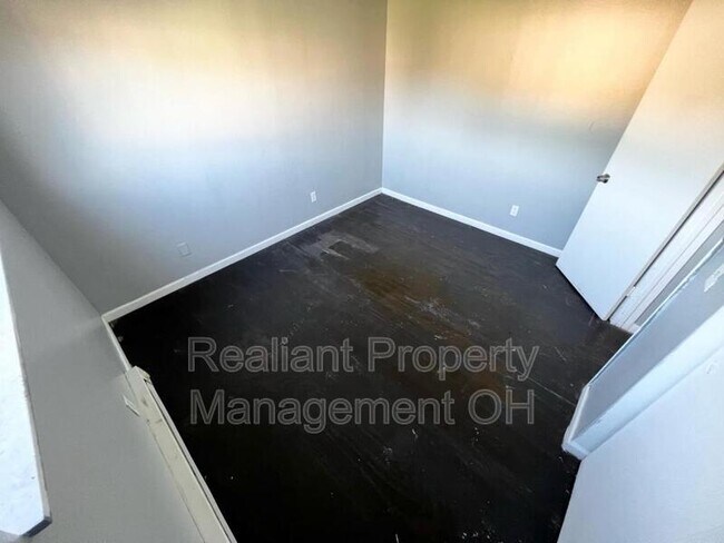 Foto del edificio - 2486 White St