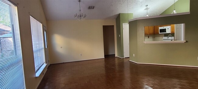 Building Photo - 16311 La Luna Dr