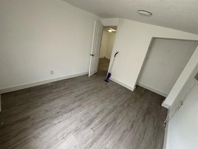 Foto del edificio - 701 N J St