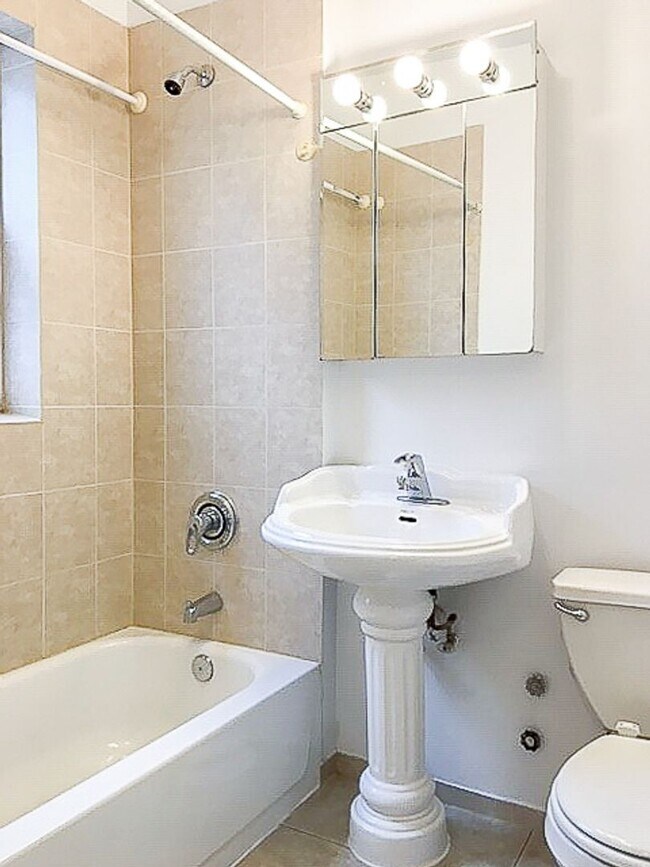 Foto del interior - 3521-29 N. Broadway
