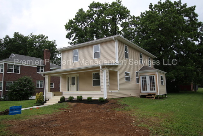 Building Photo - 2125 Gladstone Ave