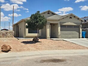 Building Photo - 808 Ballard Shapleigh Pl