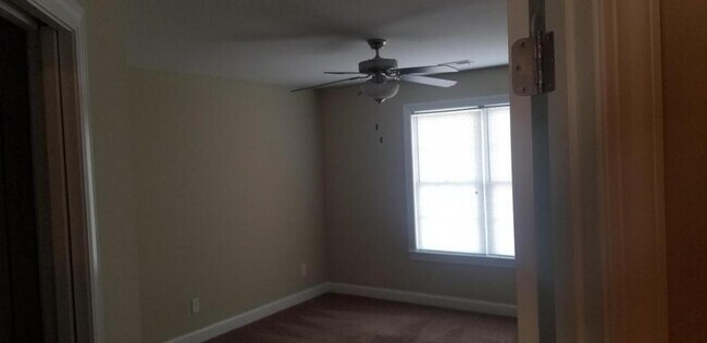 Foto del edificio - 405 S Pointe Dr