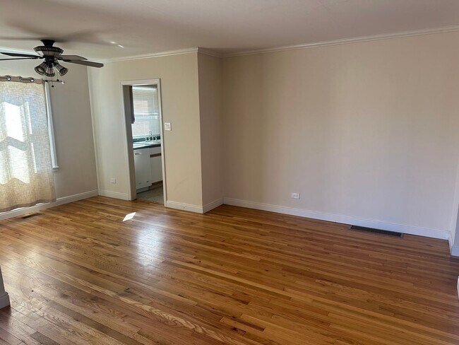 Foto del edificio - Sunnyside Charmer with Garage & Private Yard