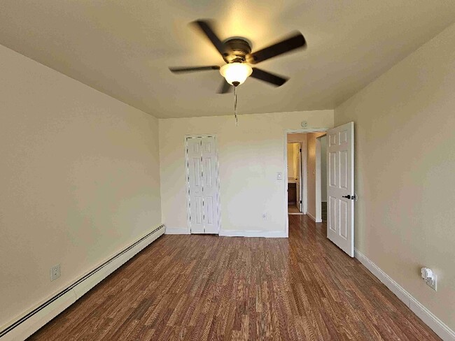 Building Photo - 1879 W 13 Mile Rd