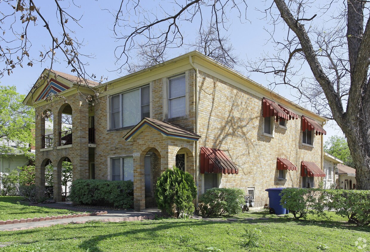 Primary Photo - 534 Fulton Ave