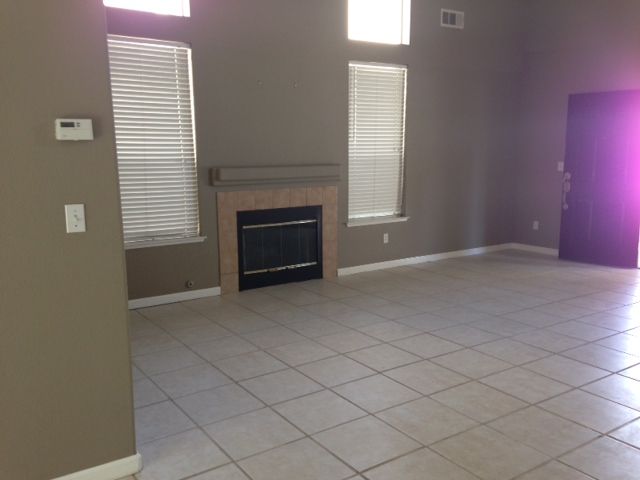 Building Photo - 5537 Vintage Cir