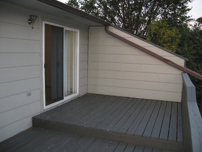Building Photo - 1156 Cheery Ln NE