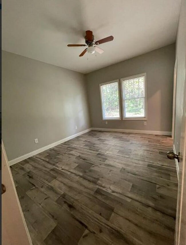 Building Photo - Duplex  835 S