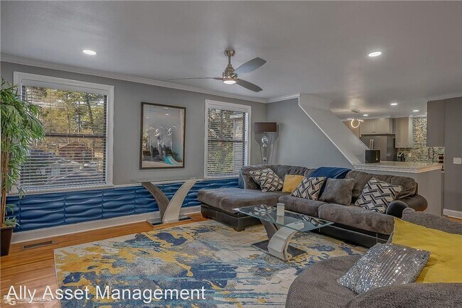Building Photo - 5 br, 3 bath House - 4112 Fairfield Ave