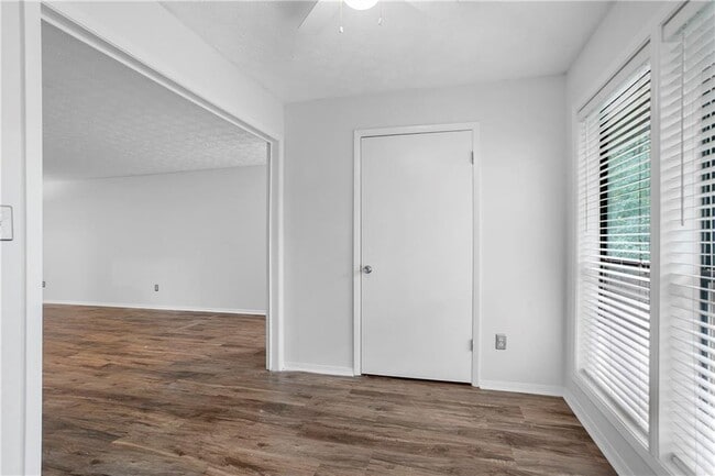 Building Photo - 1006 Dunbar Dr