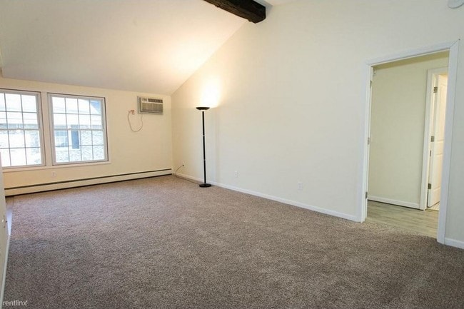 Building Photo - 1 br, 1 bath Apartment - 4612 Cedar Lake Rd S