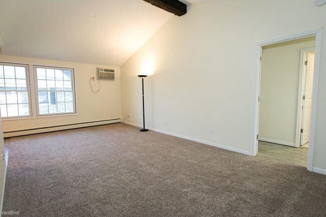Foto del edificio - 1 br, 1 bath Apartment - 4612 Cedar Lake Rd S