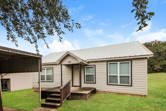 Building Photo - 724 Rocky Rdg