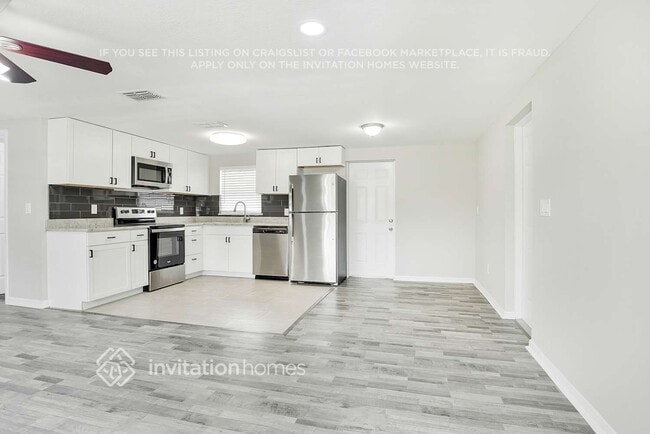 Building Photo - 201 Spring Lake Cir