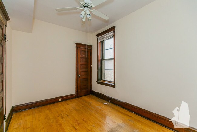 Foto del edificio - 3637 N Paulina St