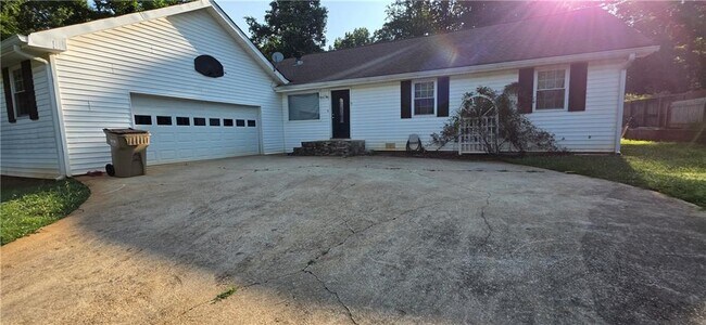 Foto del edificio - 5143 Ponderosa Farm Rd