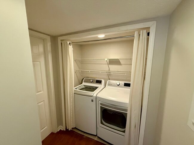 Building Photo - 701 New Horizon St