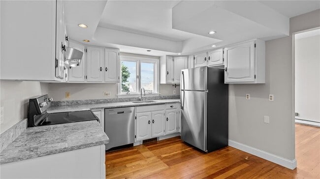 Building Photo - 54 Hillside Ave