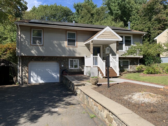 Building Photo - 69 Carriage Dr