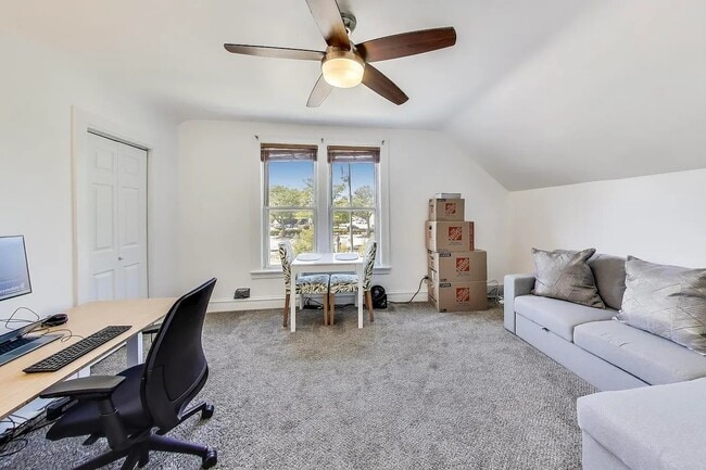 Building Photo - 869 N McKinley Rd