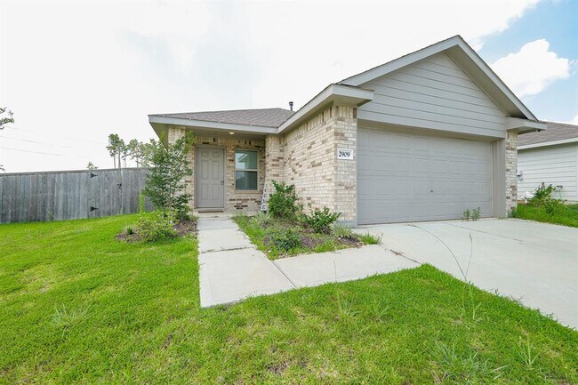 Building Photo - 2909 Mallorca Dr