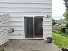 Building Photo - 9235 Woodbine St