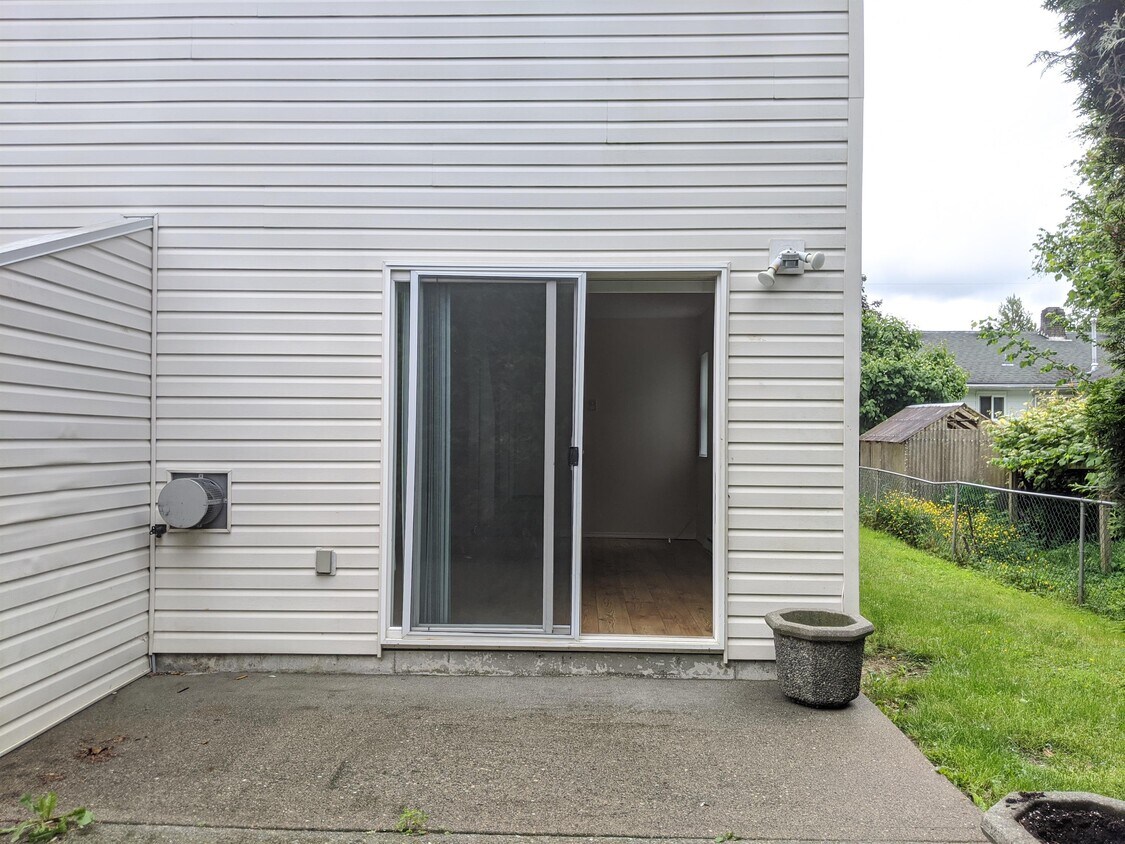 Photo principale - 9235 Woodbine St