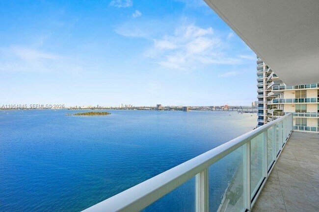 Building Photo - 665 NE 25th St