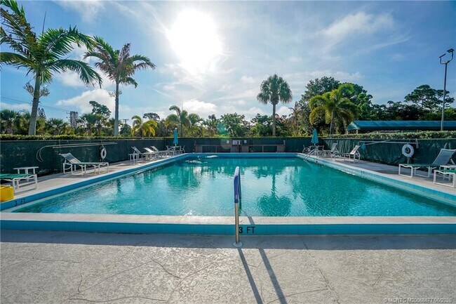 Foto del edificio - 2950 SE Ocean Blvd