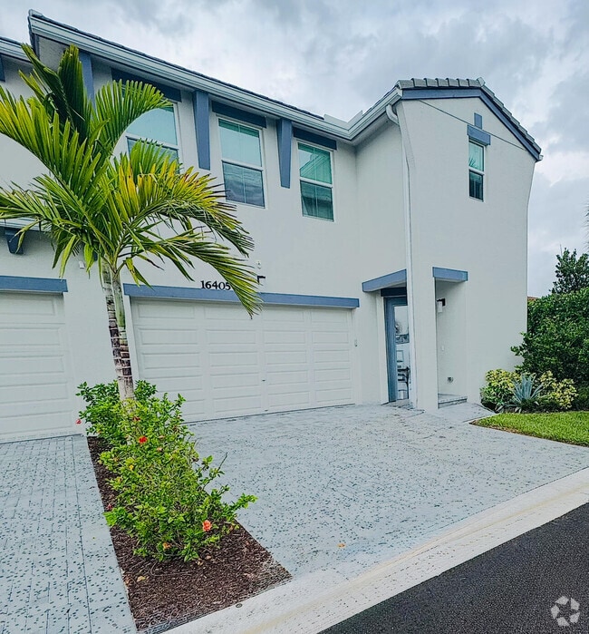 Building Photo - 16405 Capilano Ct