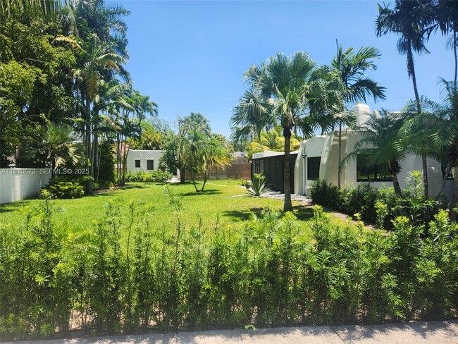 Building Photo - 241 Palmetto Dr