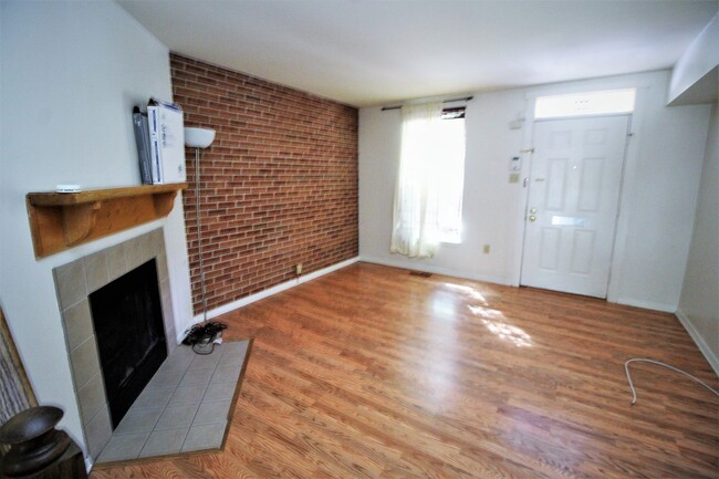Building Photo - Beautiful 2bd/2ba Historic Butcher's Hill w/ CAC and W/D! --Available 7/15!