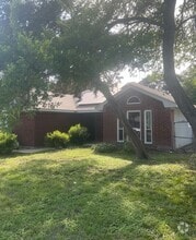 Building Photo - 2507 Schwertner Dr